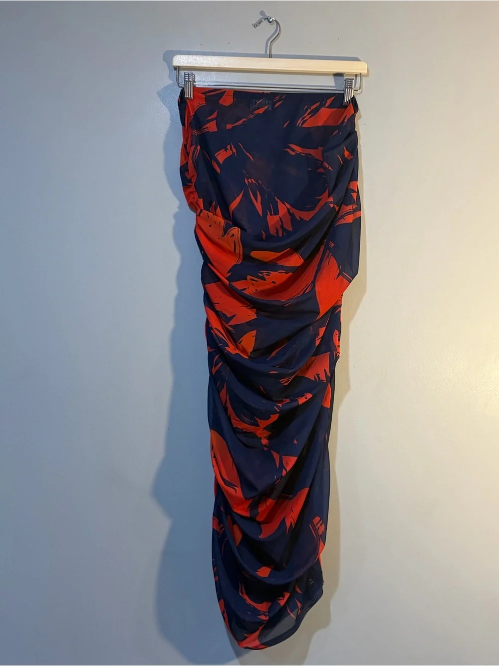 Revolve LAMARQUE Heatwave Abstract Print Ruched Mesh Midi Skirt Size L - Picture 6 of 10